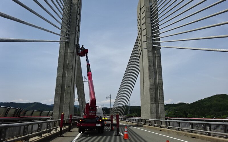 令和元年度　秋田県内橋梁点検のイメージ